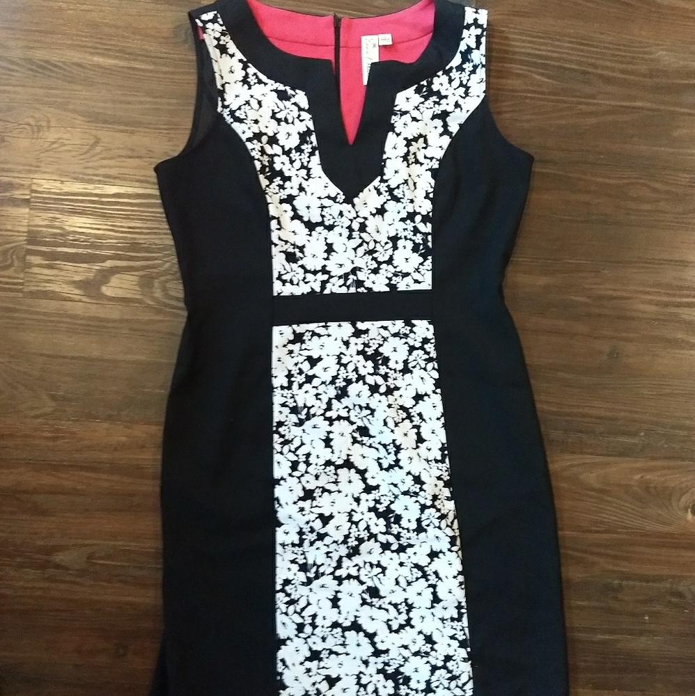 Patterned black and white sheath dress